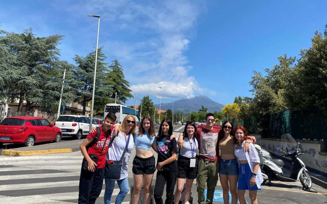 6. MEDNARODNO SREČANJE ŠOL PARTNERIC PROJEKTA ERASMUS+ ECO – US SUPPORT V MASCALUCIJI NA SICILIJI, ITALIJA